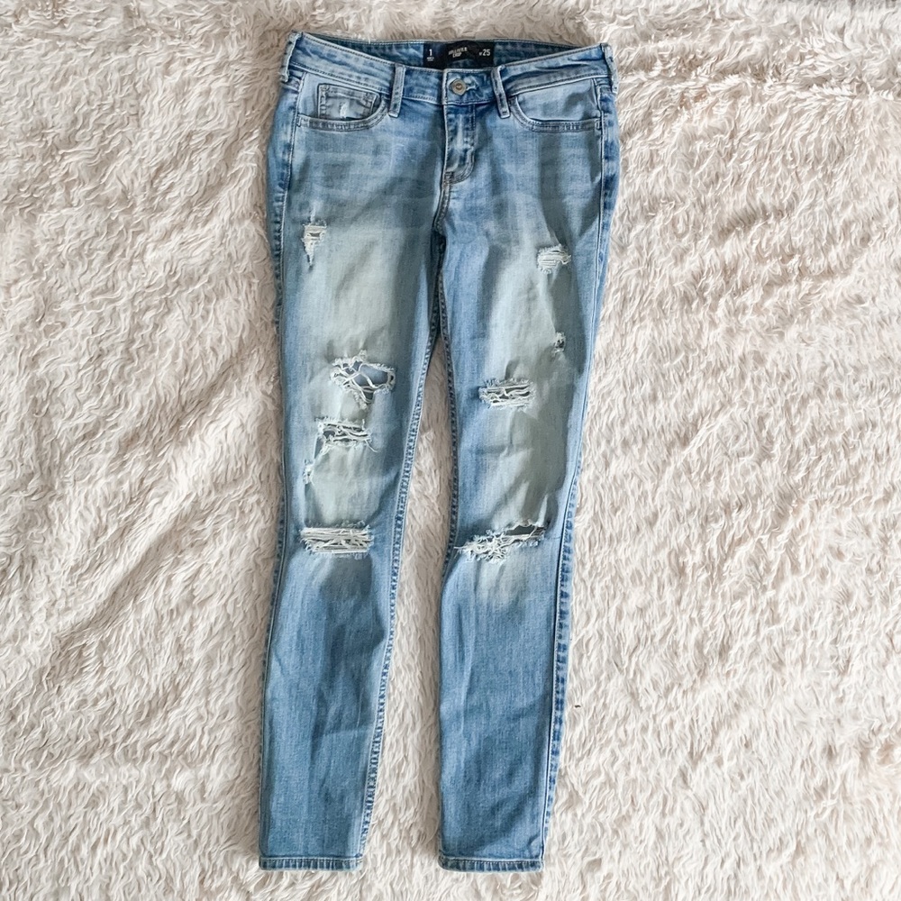 Hollister Cropped Ankle Jeans (Light Wash)
